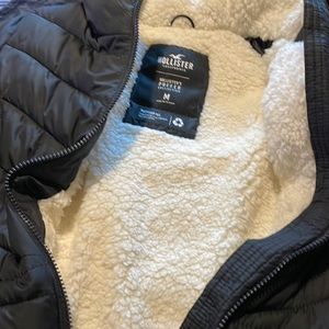Brand new Hollister ladies ski jacket with Sherpa lining.